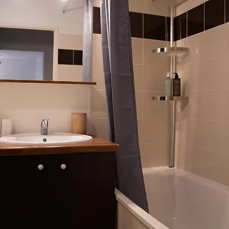 Апартаменты Le Patio Des Albizzias